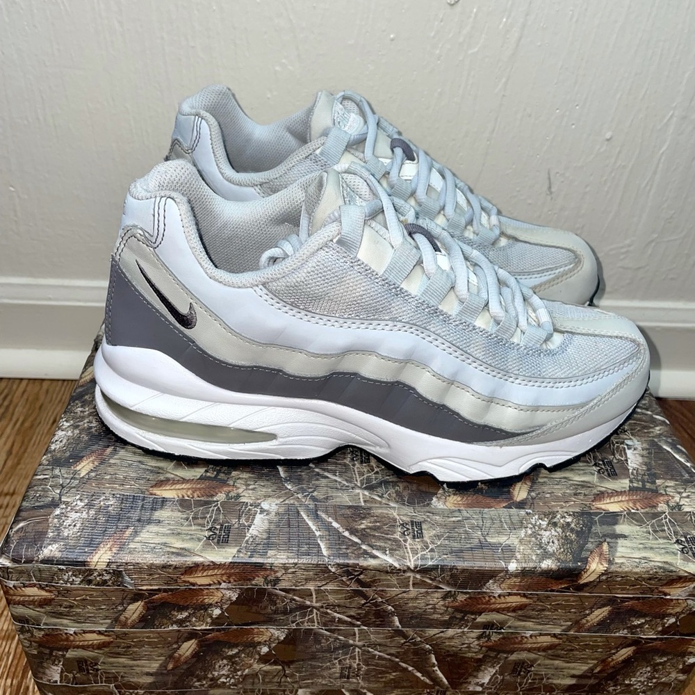Nike Air Max 95 “Pure Platinum Gunsmoke”